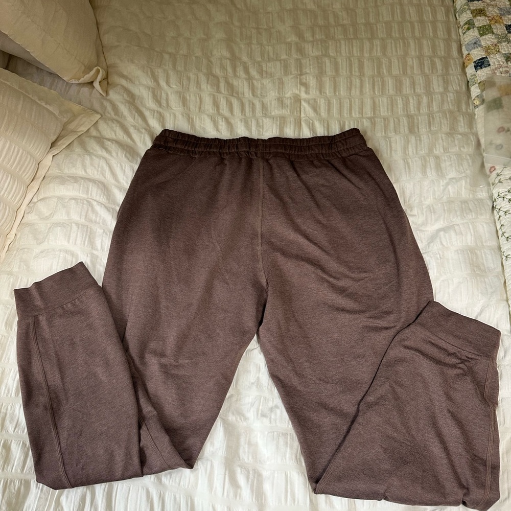 Vuori Performance Jogger Fossil Heather - Picture 4 of 8
